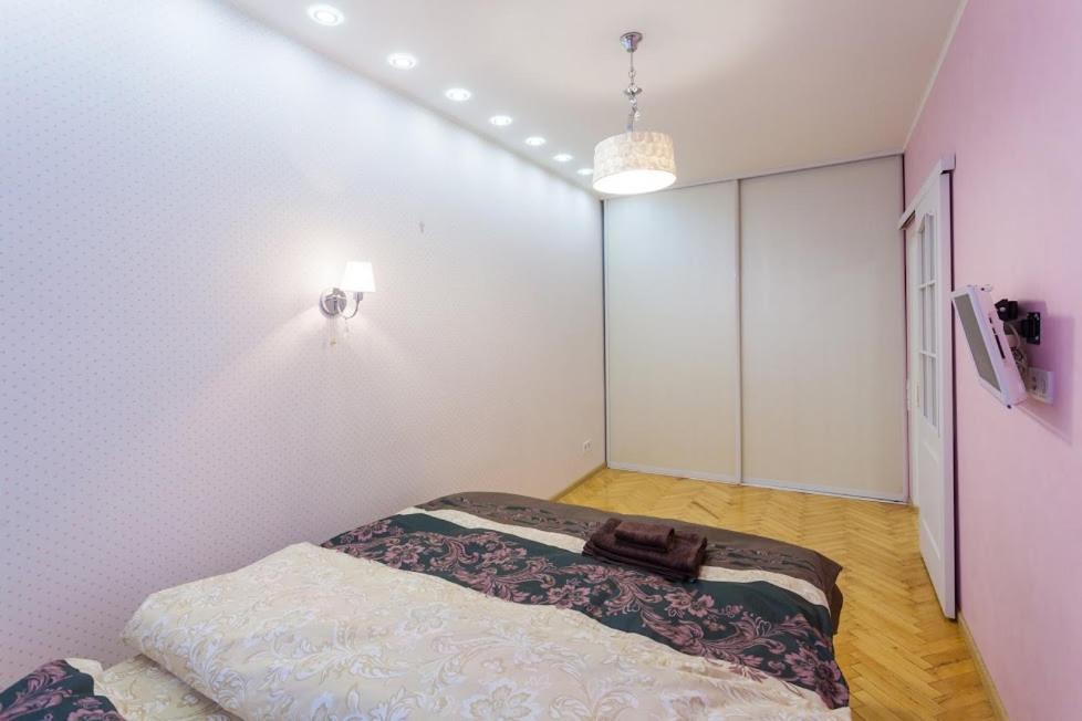 Апартаменты Дворец Спорта Kiev Exteriör bild
